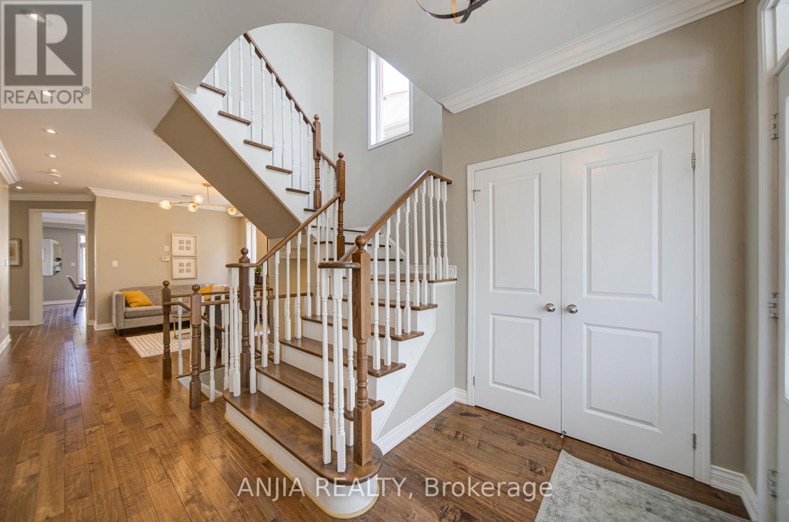 56 STOCKELL CRESCENT - 7