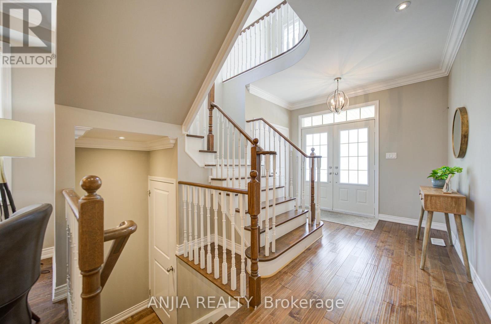 56 STOCKELL CRESCENT - 8