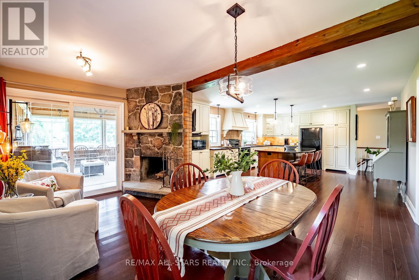 245 CAM FELLA BOULEVARD - 11