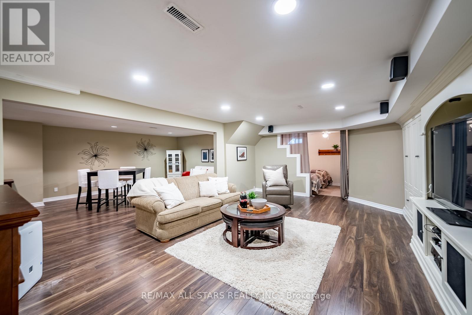 245 CAM FELLA BOULEVARD - 23