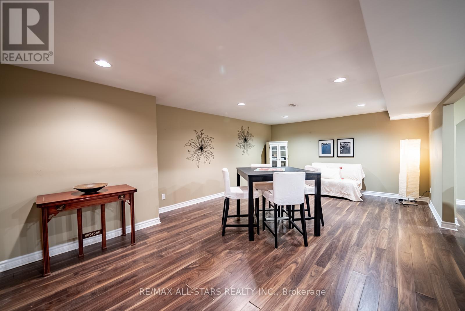 245 CAM FELLA BOULEVARD - 26