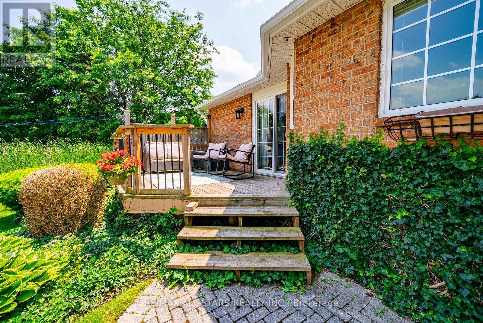 245 CAM FELLA BOULEVARD - 40