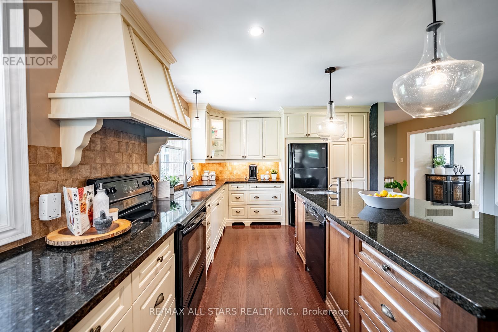 245 CAM FELLA BOULEVARD - 8