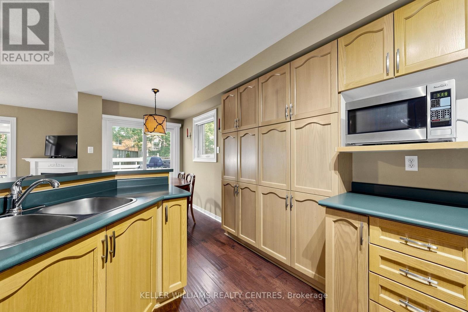 118 WOODROOF CRESCENT - 11