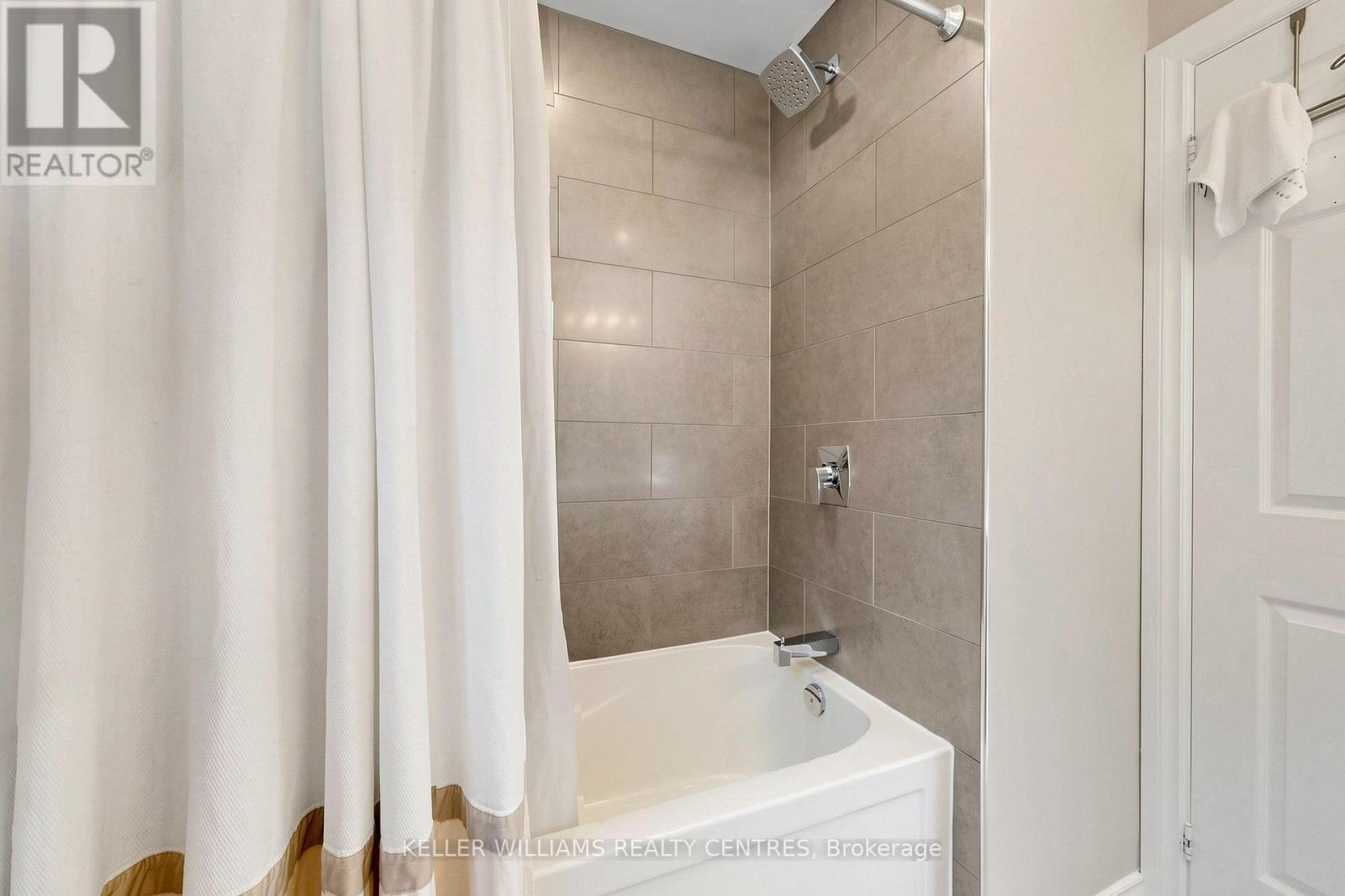 118 WOODROOF CRESCENT - 21