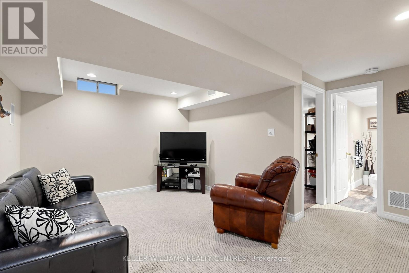 118 WOODROOF CRESCENT - 24