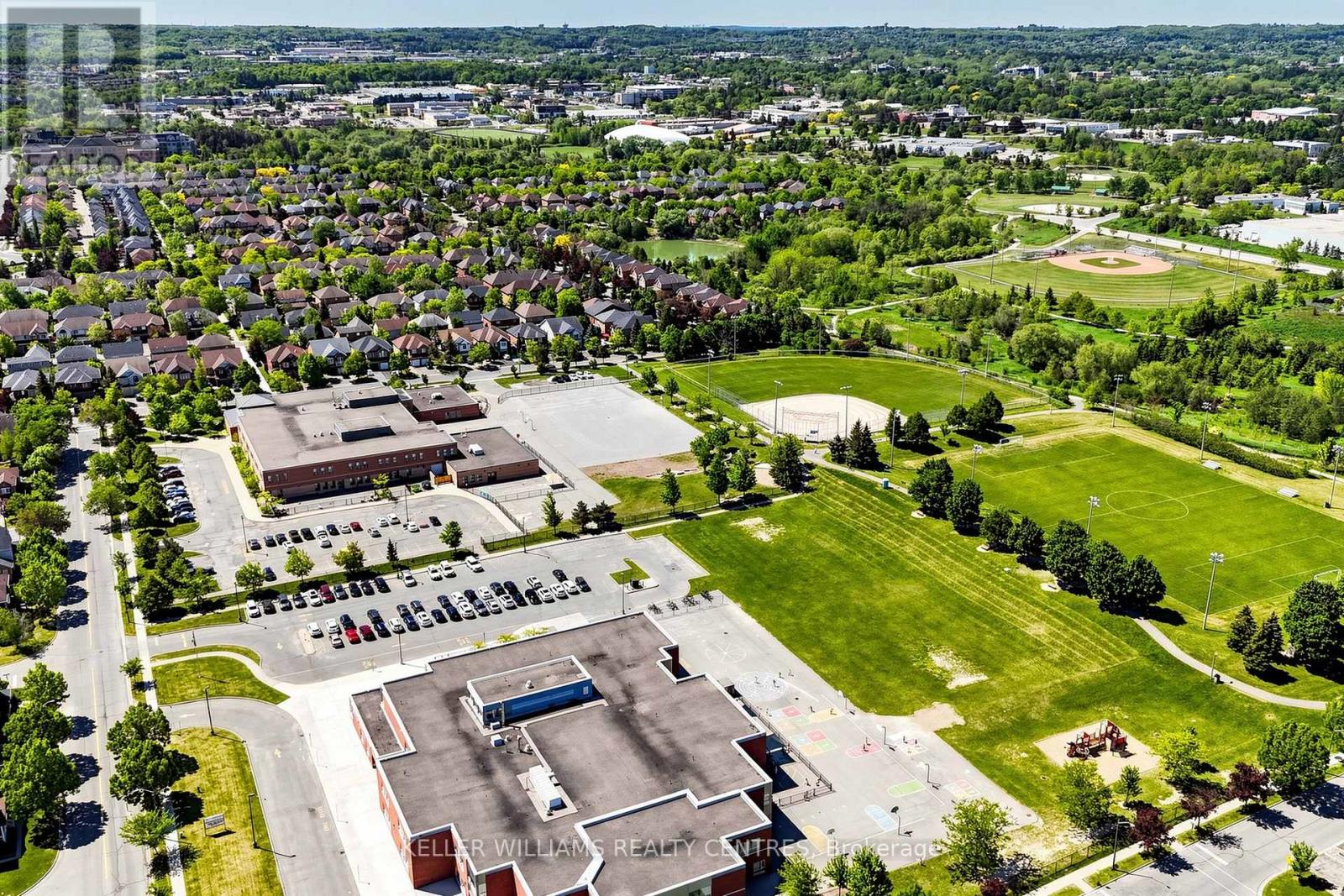 118 WOODROOF CRESCENT - 40