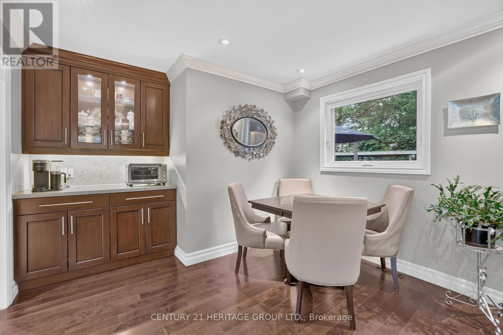 28 INNIS CRESCENT - 18
