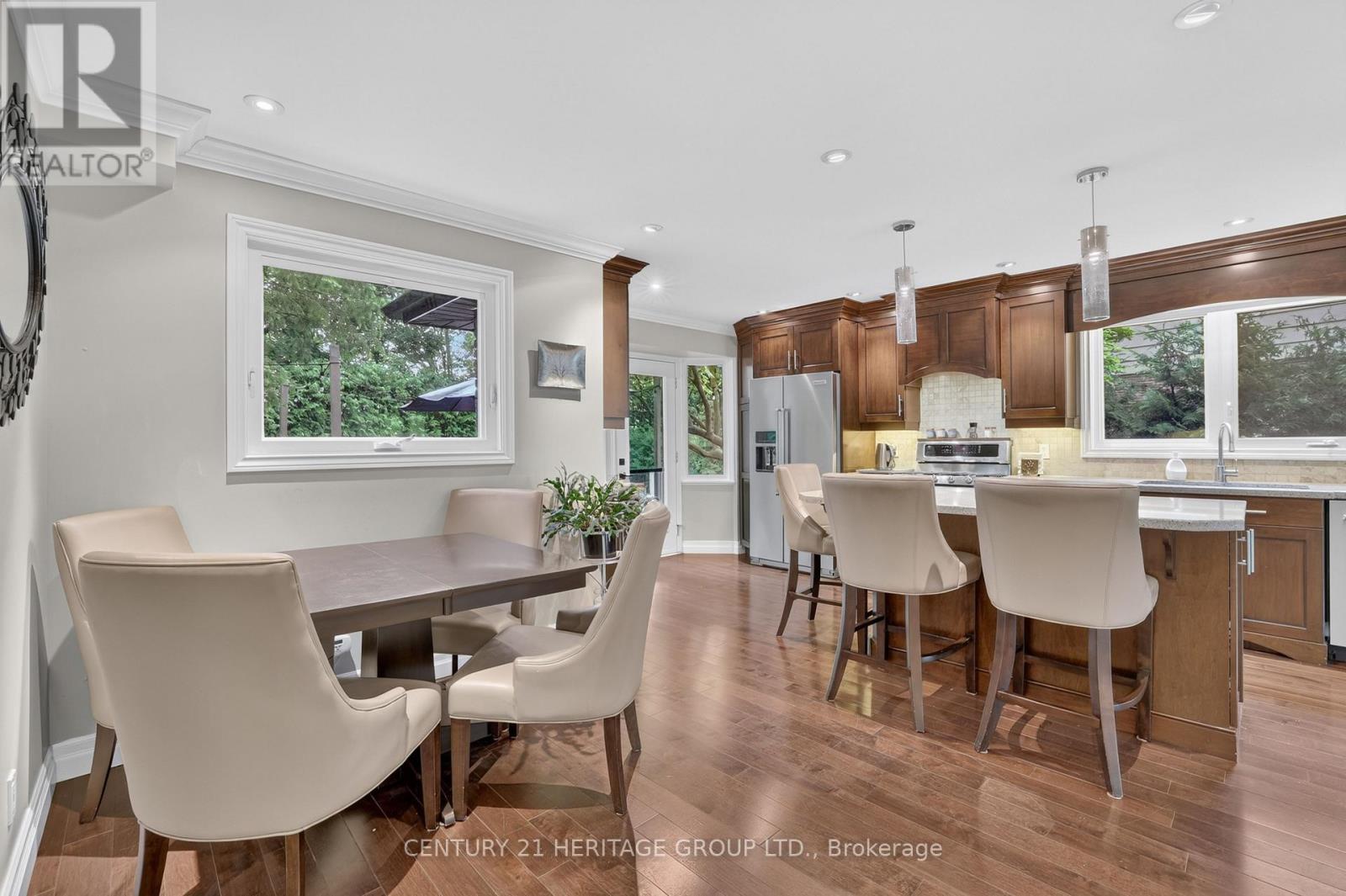 28 INNIS CRESCENT - 19