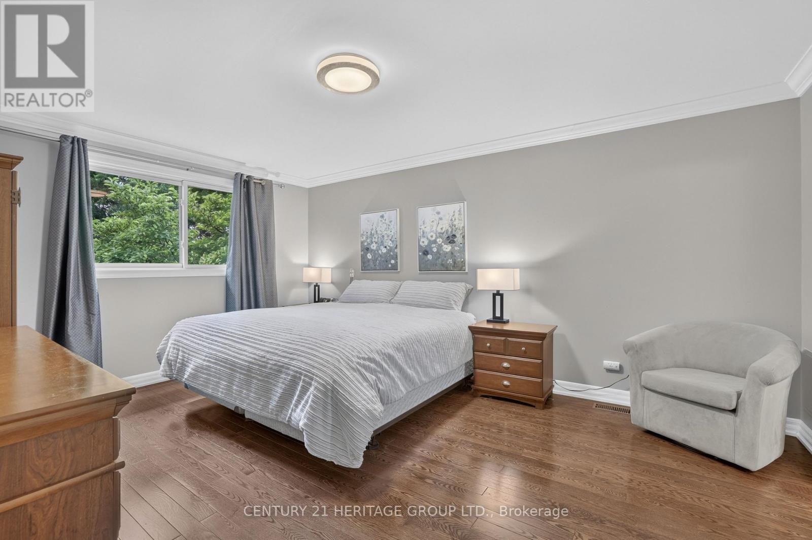 28 INNIS CRESCENT - 23