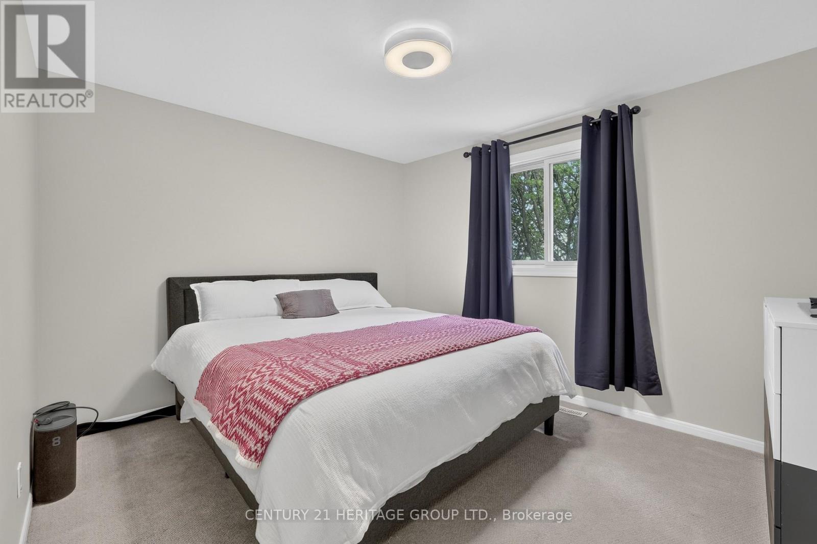 28 INNIS CRESCENT - 28