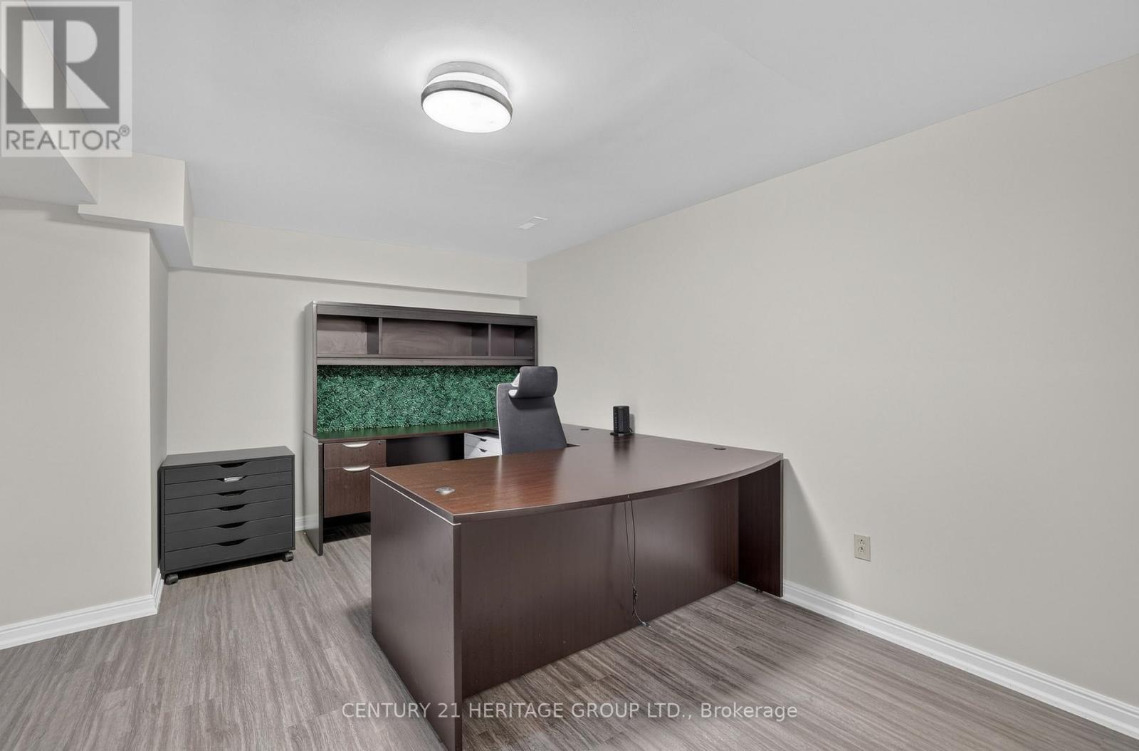 28 INNIS CRESCENT - 33