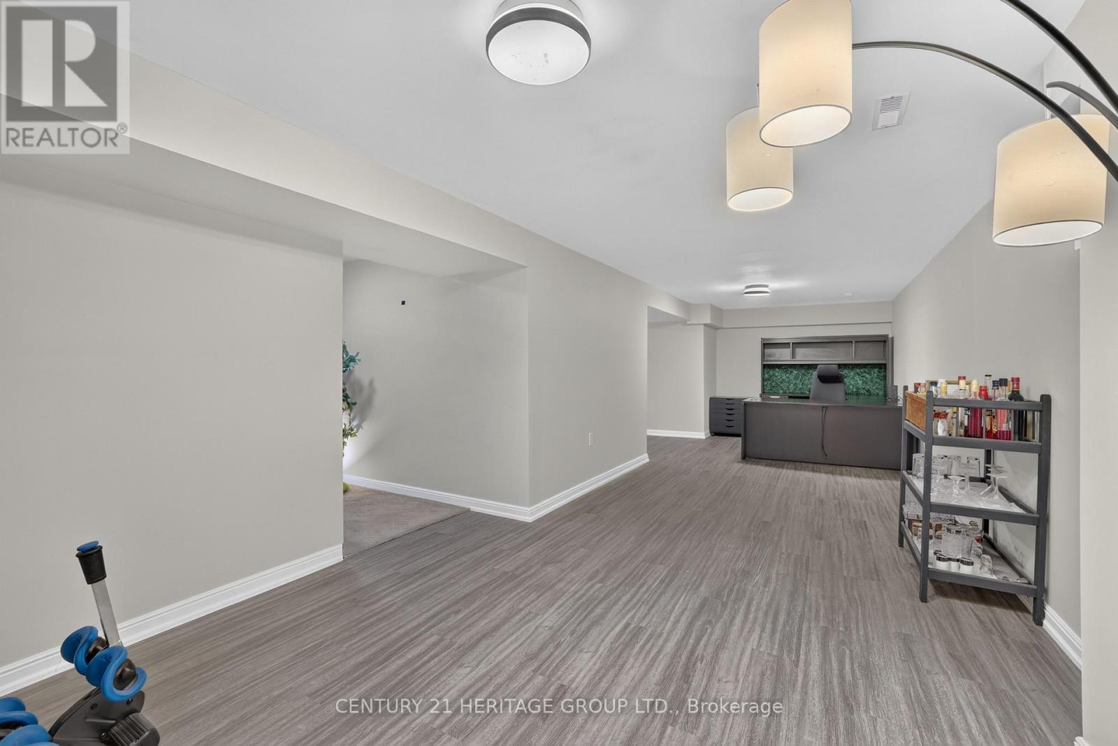 28 INNIS CRESCENT - 35