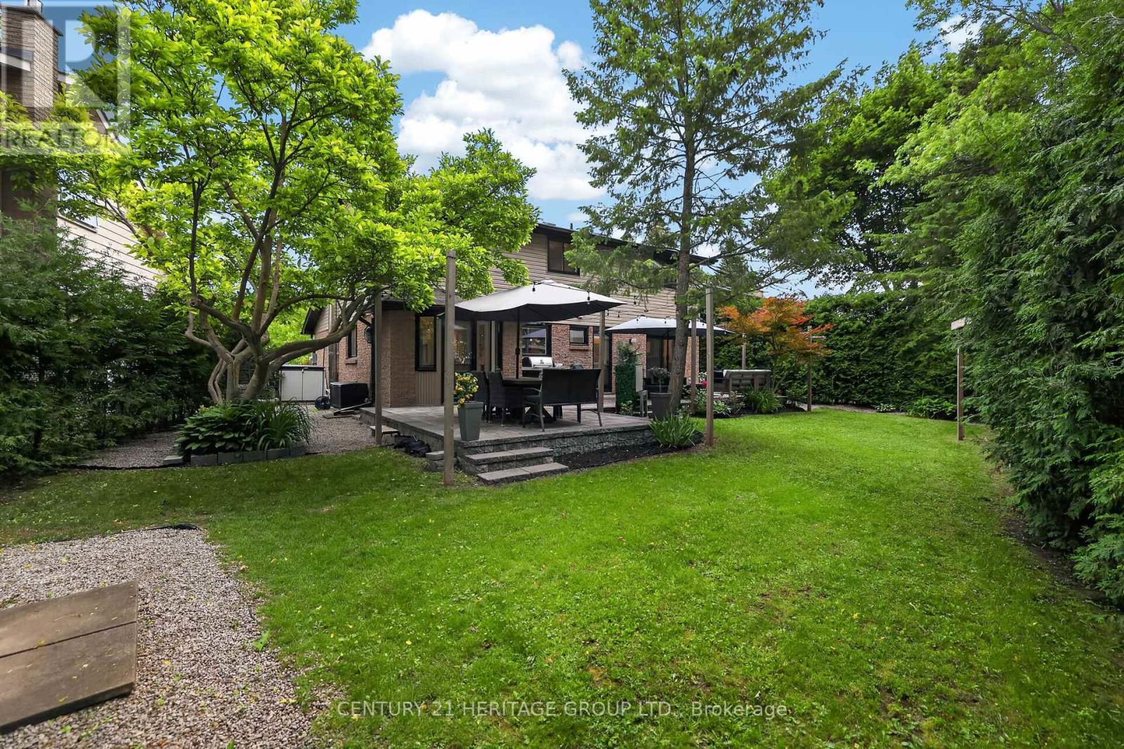 28 INNIS CRESCENT - 39