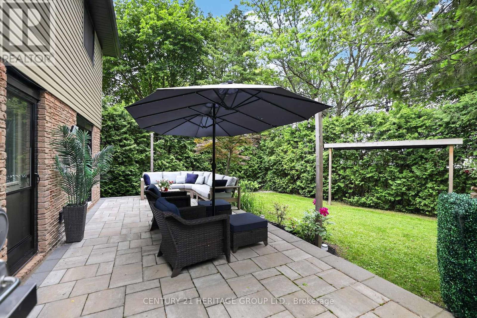 28 INNIS CRESCENT - 43