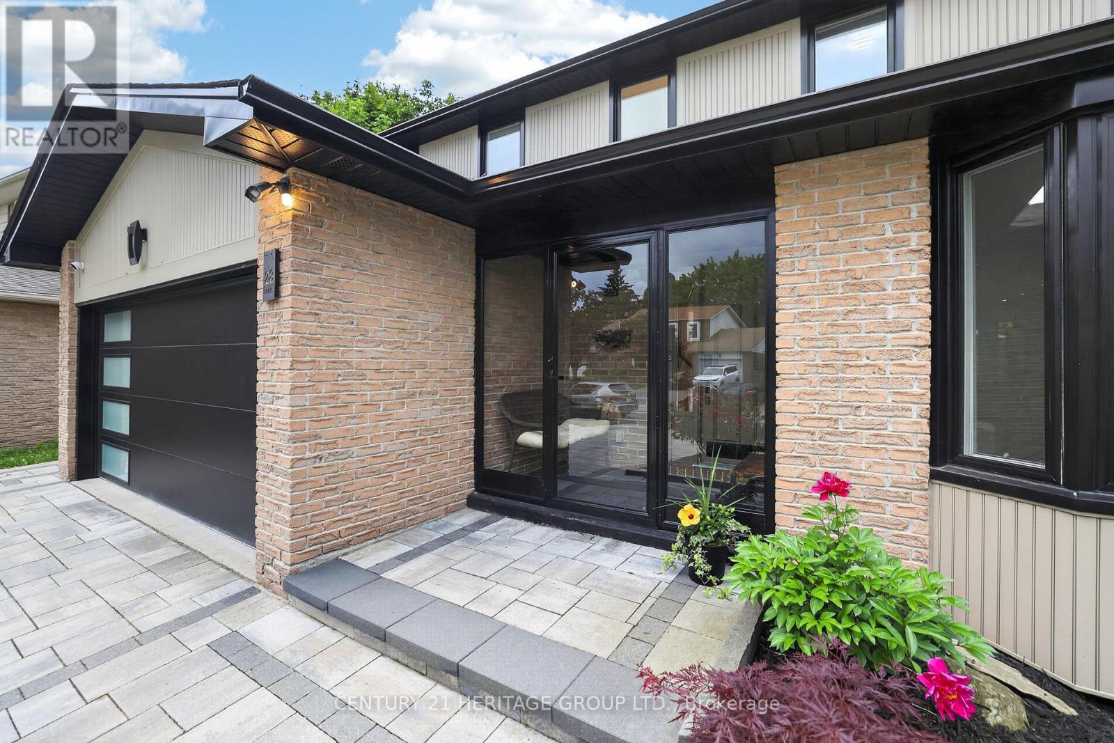 28 INNIS CRESCENT - 5