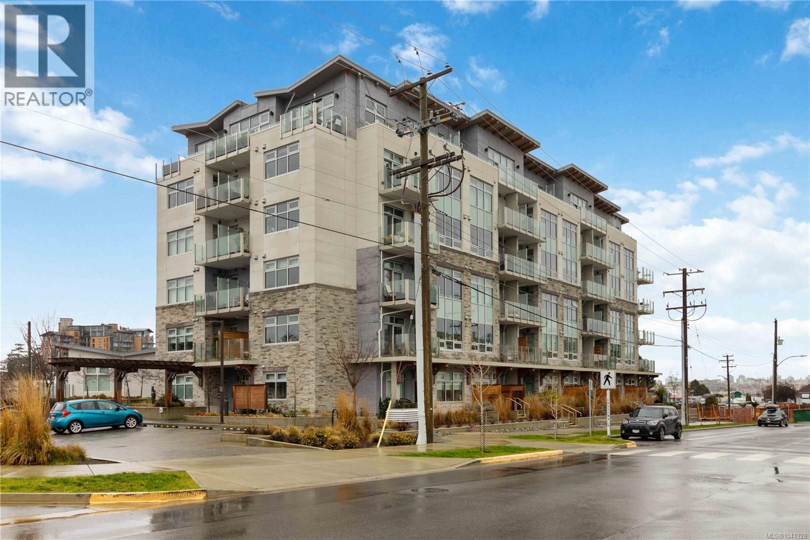 #204 916 Lyall St - 29