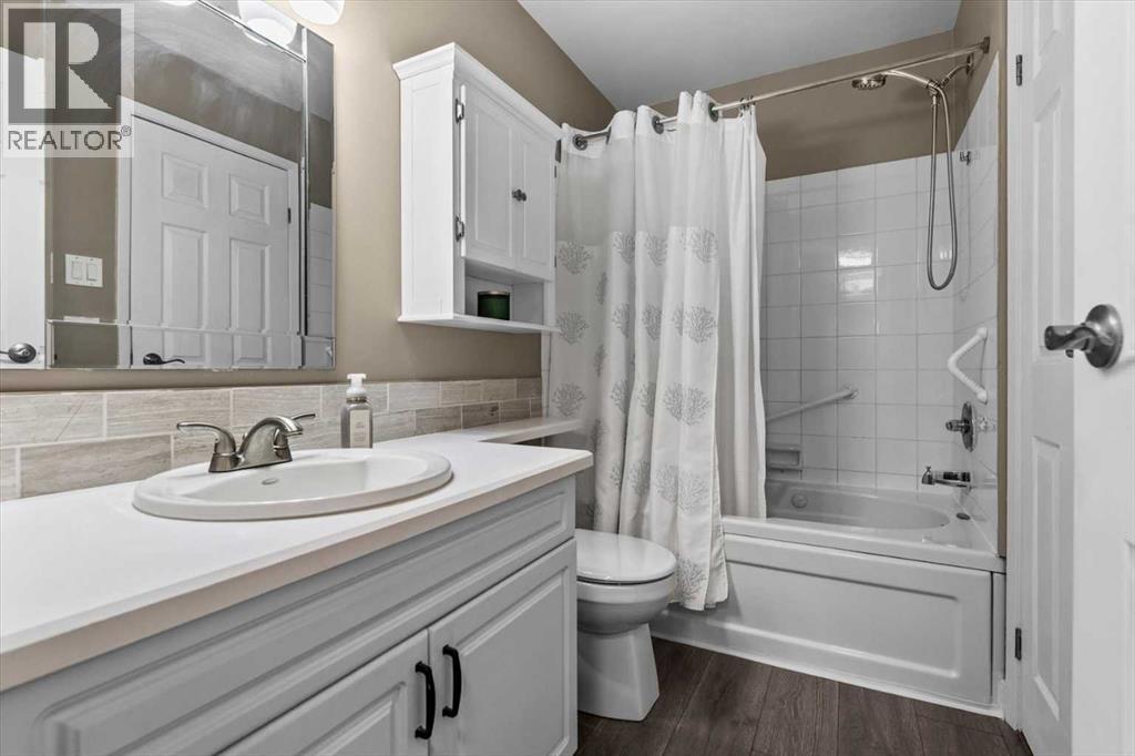 #102 723 57 Avenue SW - 24