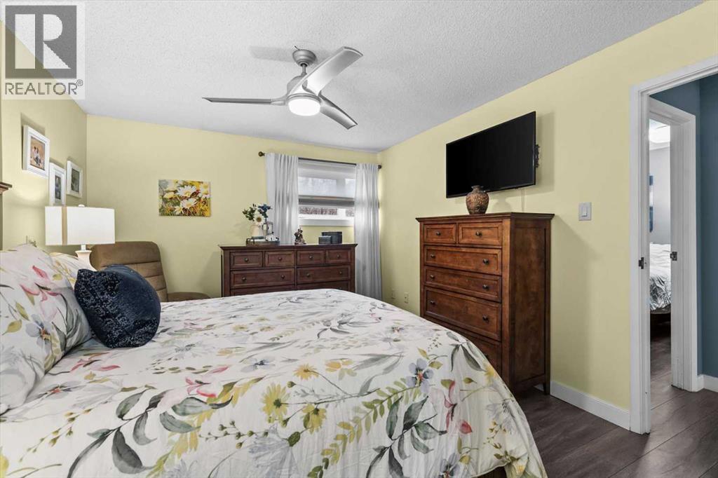 #102 723 57 Avenue SW - 22