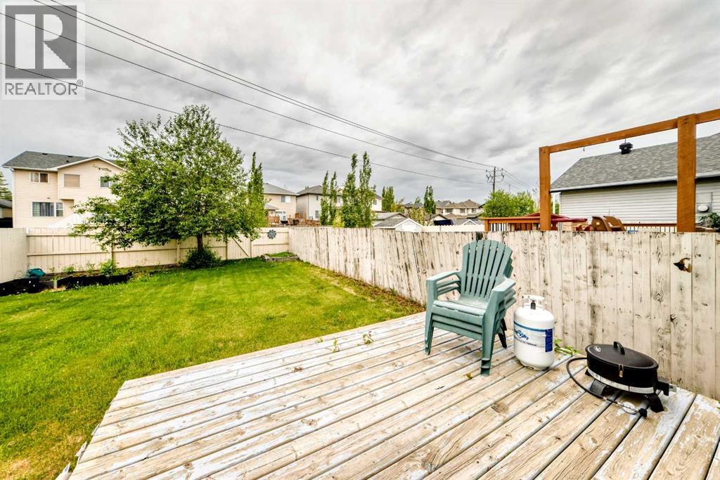 15 Citadel Meadow Crescent NW - 34