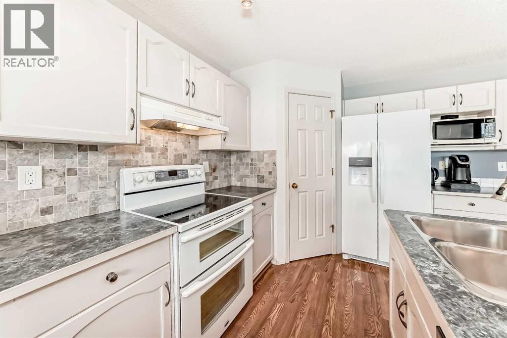 15 Citadel Meadow Crescent NW - 7