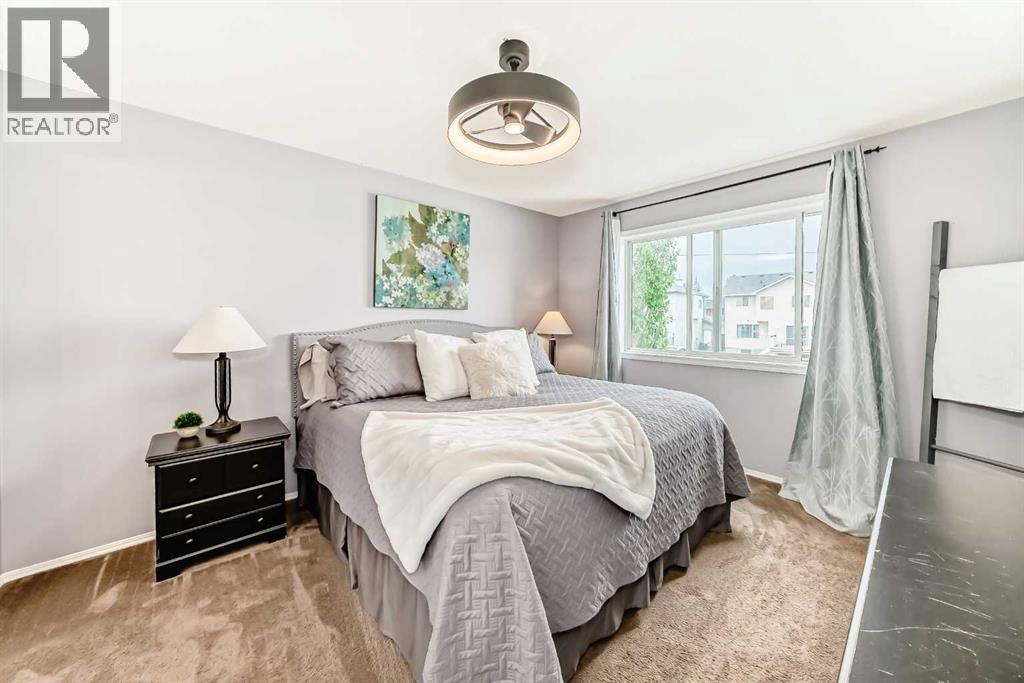 15 Citadel Meadow Crescent NW - 20