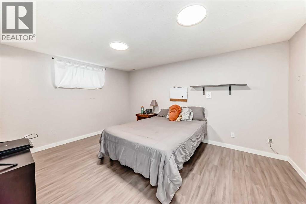15 Citadel Meadow Crescent NW - 32