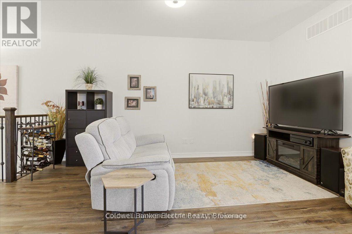 #14 80 MARSH AVENUE - 12