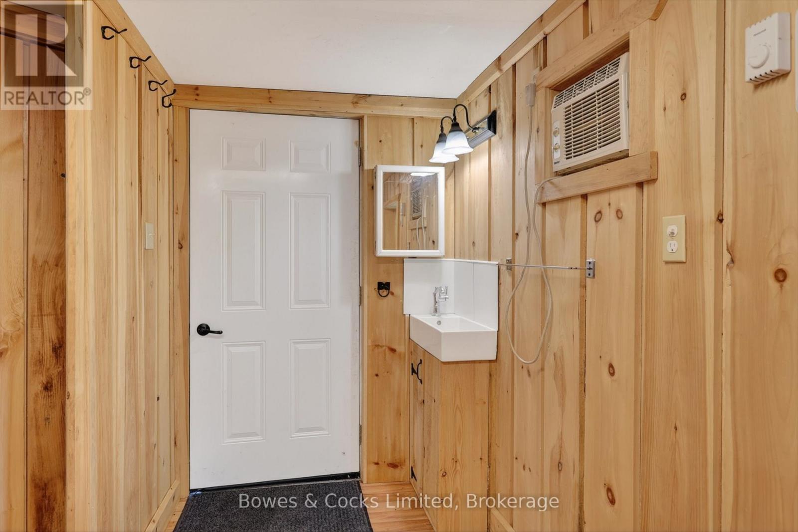 49 LONG BEACH ROAD - 32