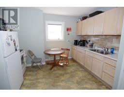 41 Monroe Street thumbnail 4