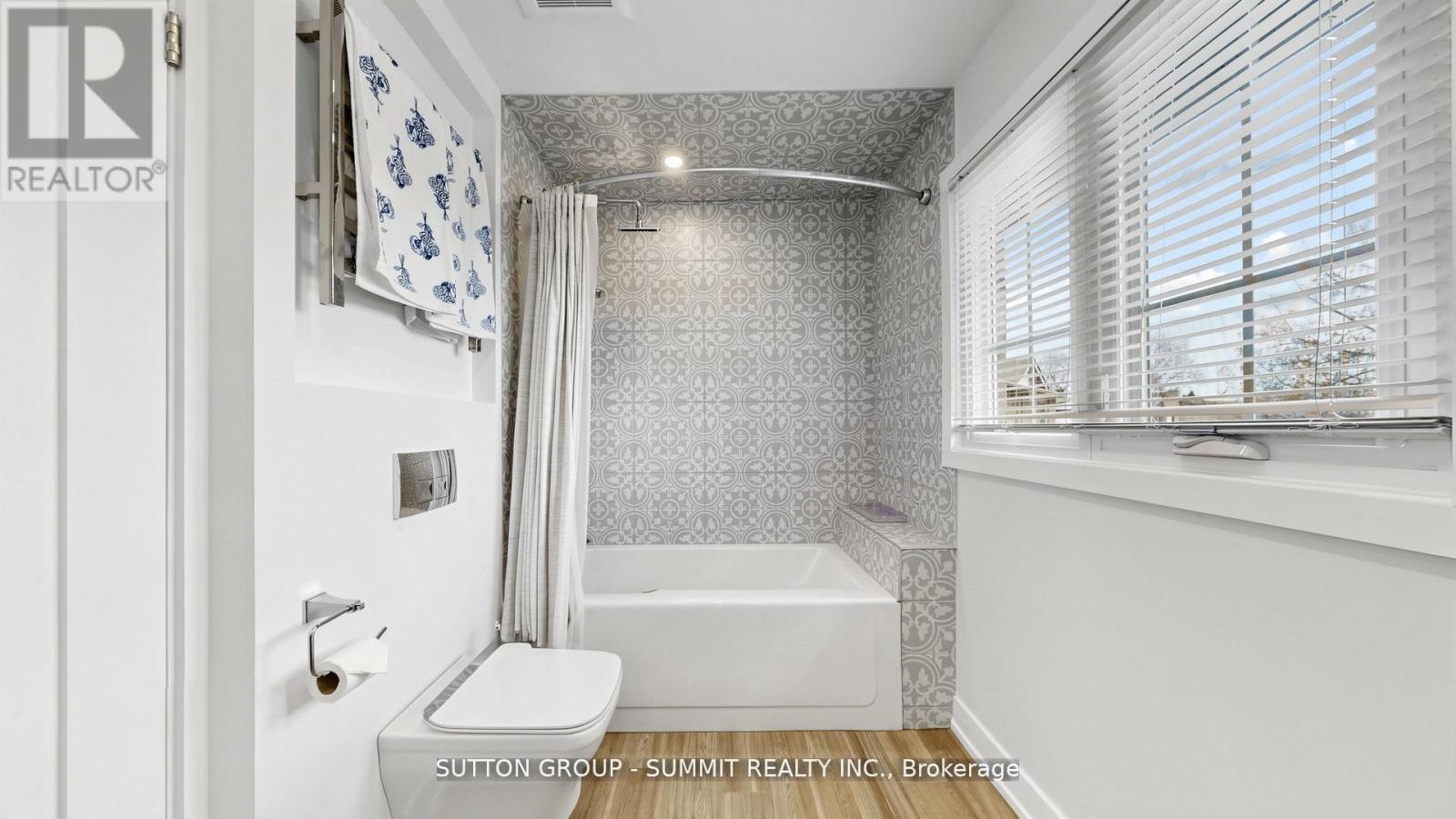 2427 RAVENSTHORPE CRESCENT - 32