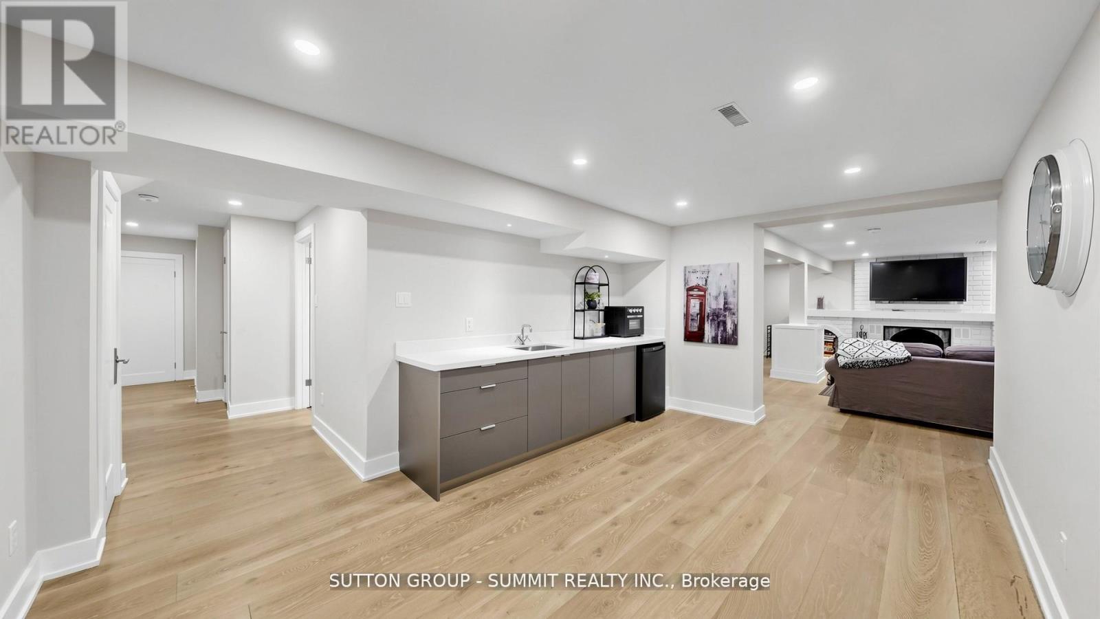 2427 RAVENSTHORPE CRESCENT - 35