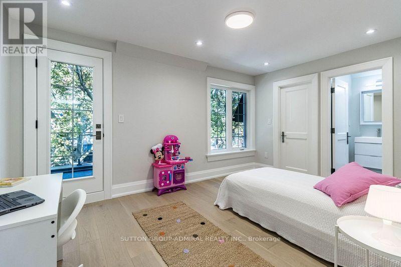 25 YORKVIEW DRIVE - 25