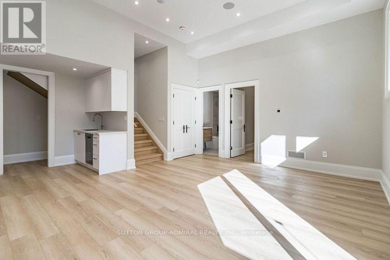 25 YORKVIEW DRIVE - 32