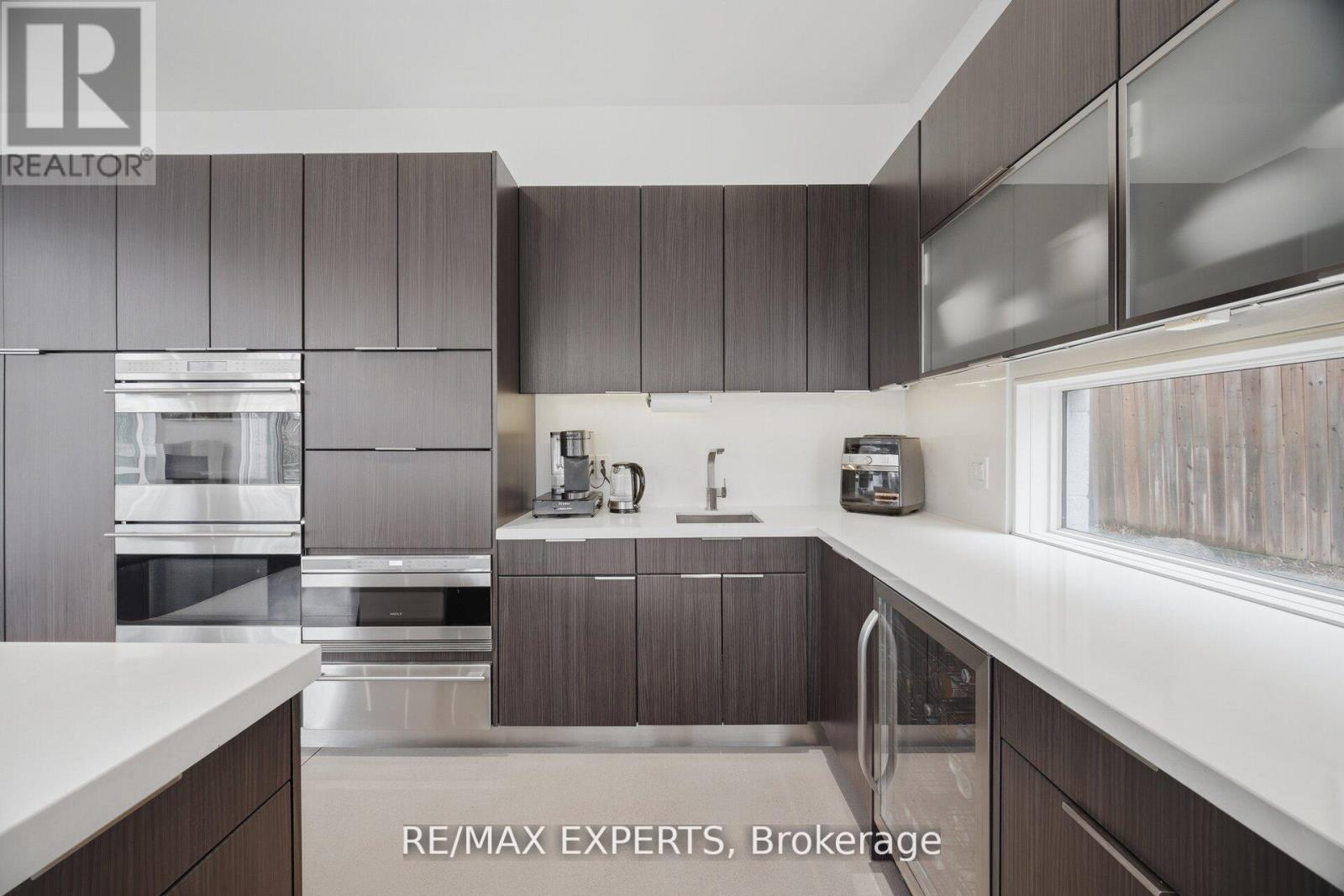 1527 GLENHILL CRESCENT - 11