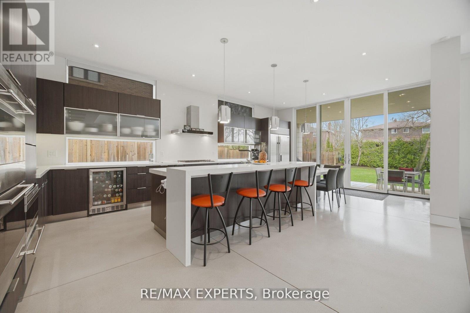 1527 GLENHILL CRESCENT - 13