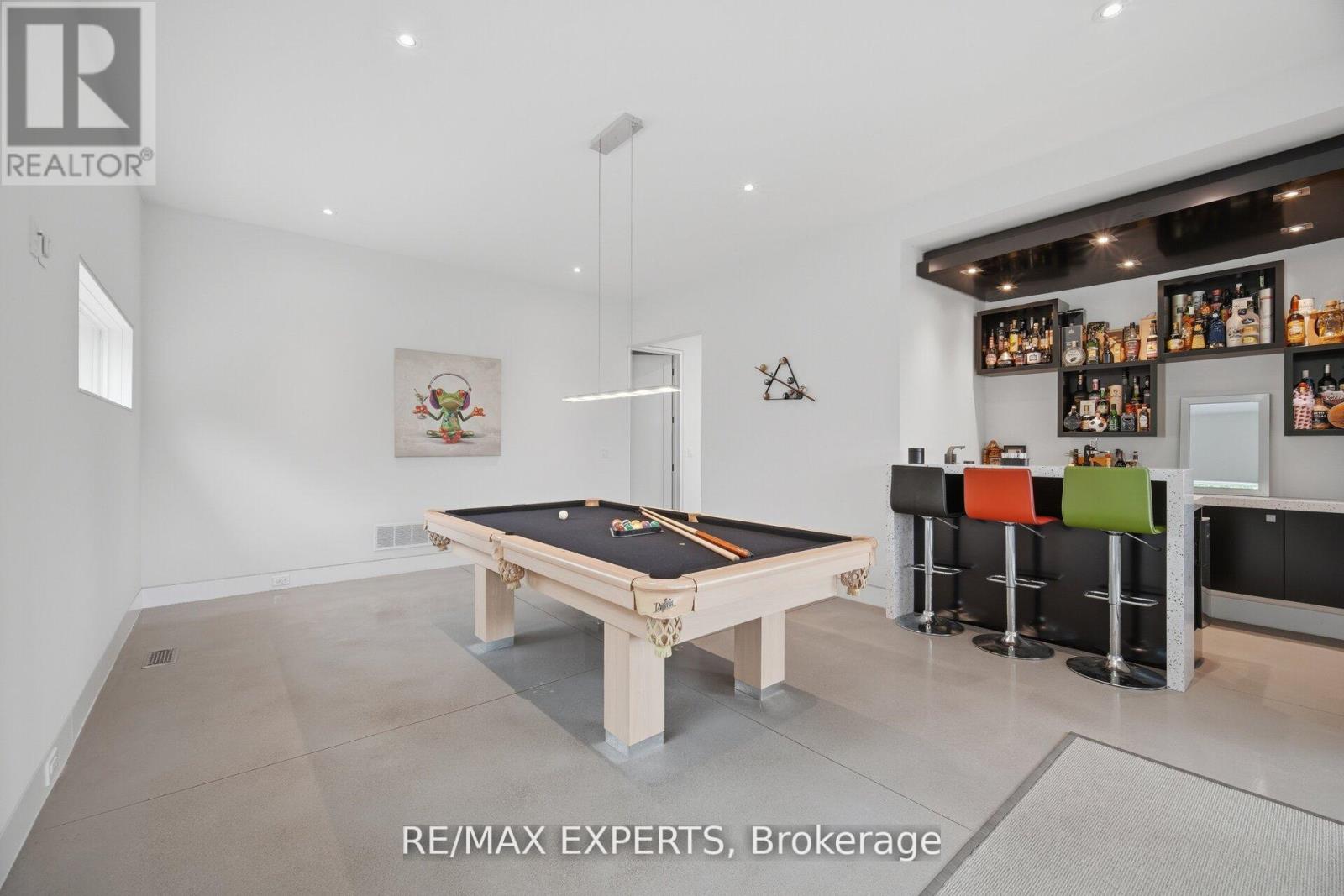 1527 GLENHILL CRESCENT - 19
