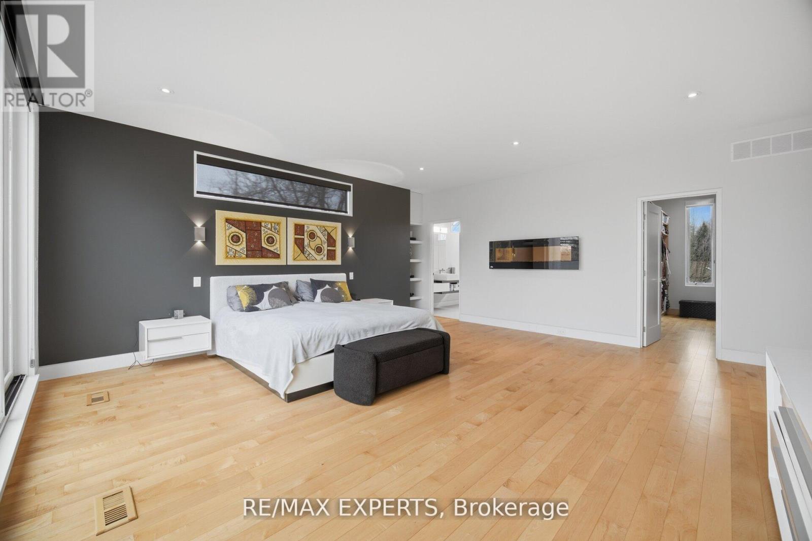 1527 GLENHILL CRESCENT - 26