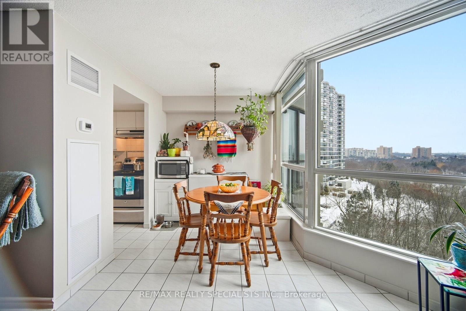 #805 5 ROWNTREE ROAD N - Image 14