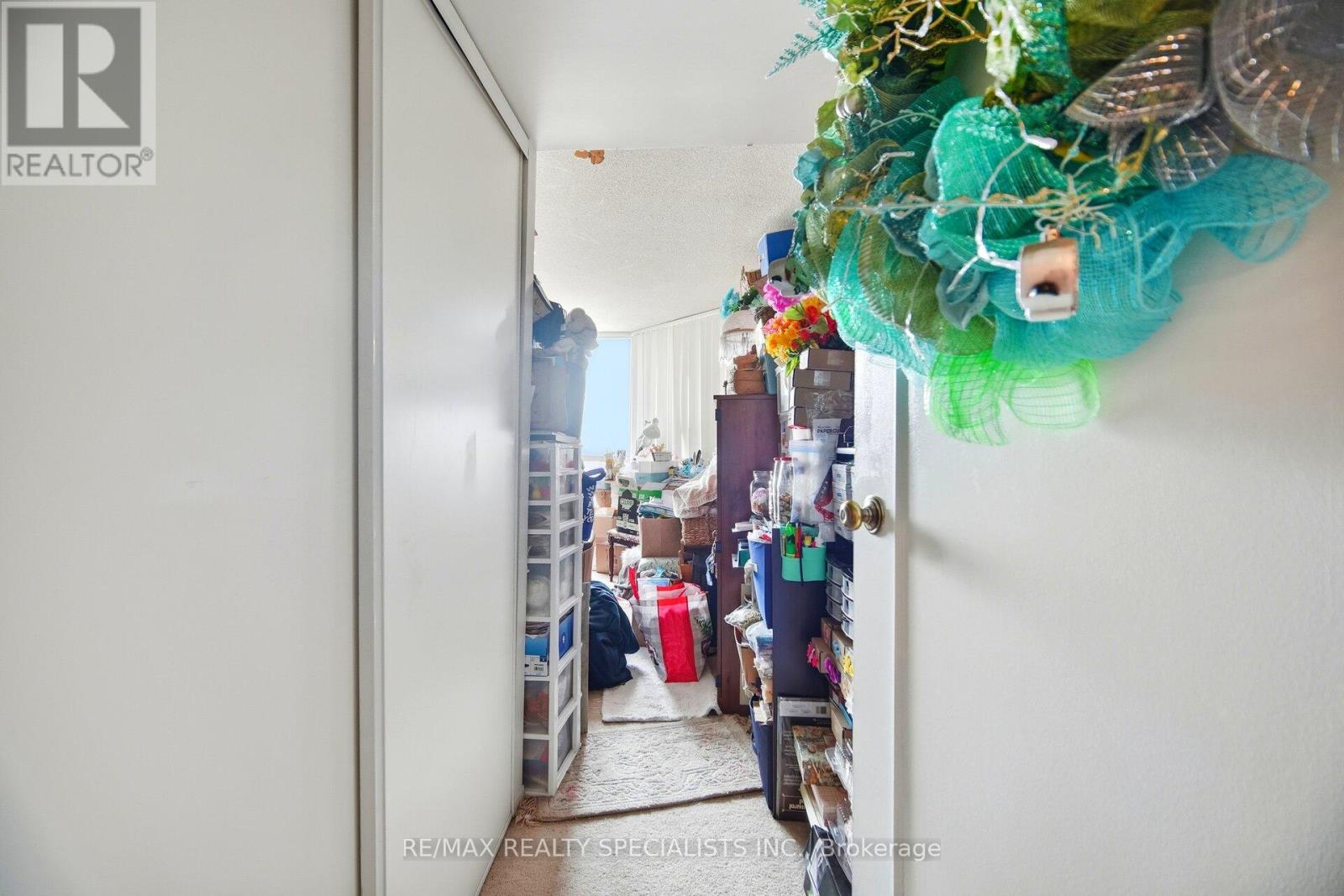 #805 5 ROWNTREE ROAD N - Image 22