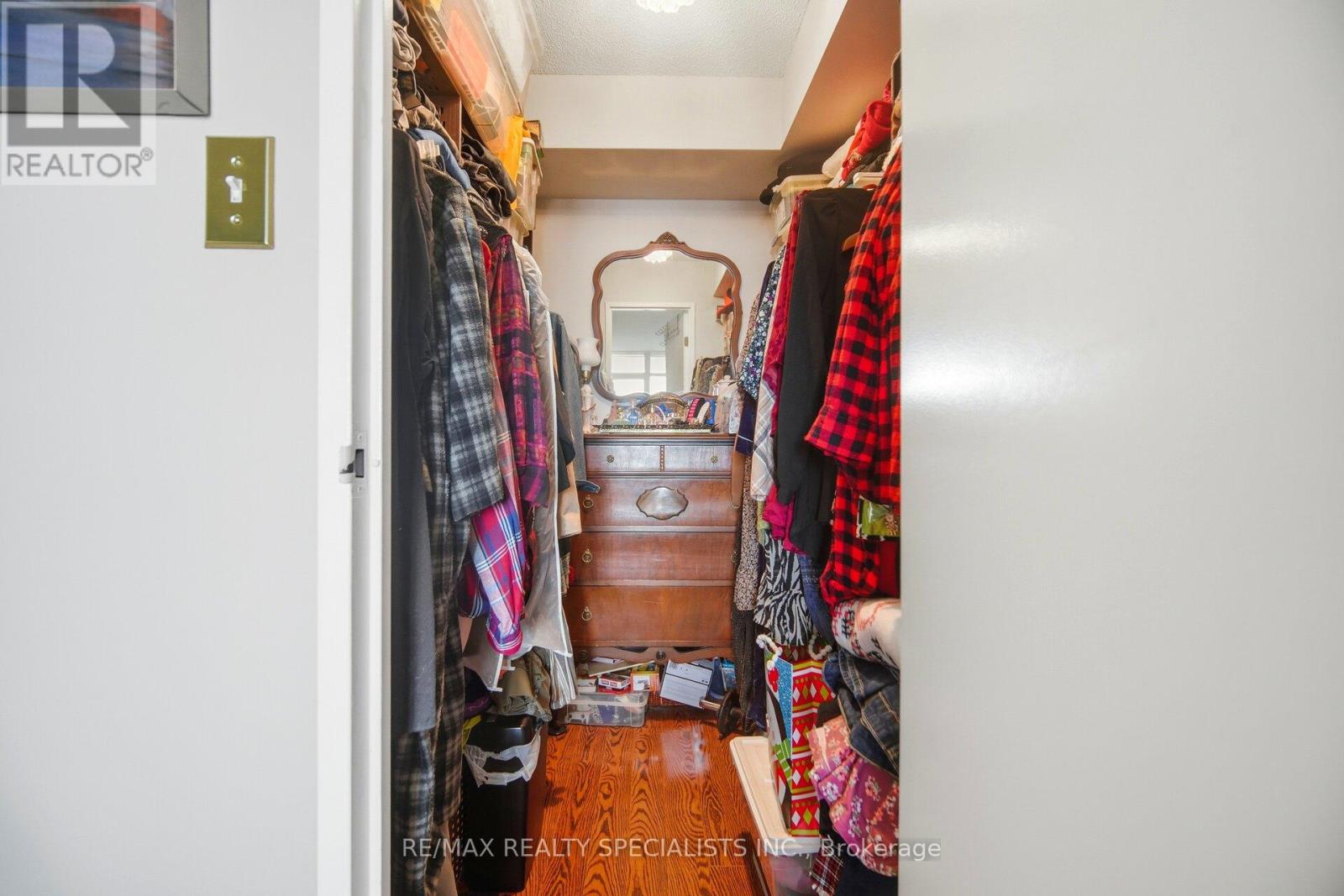 #805 5 ROWNTREE ROAD N - Image 28