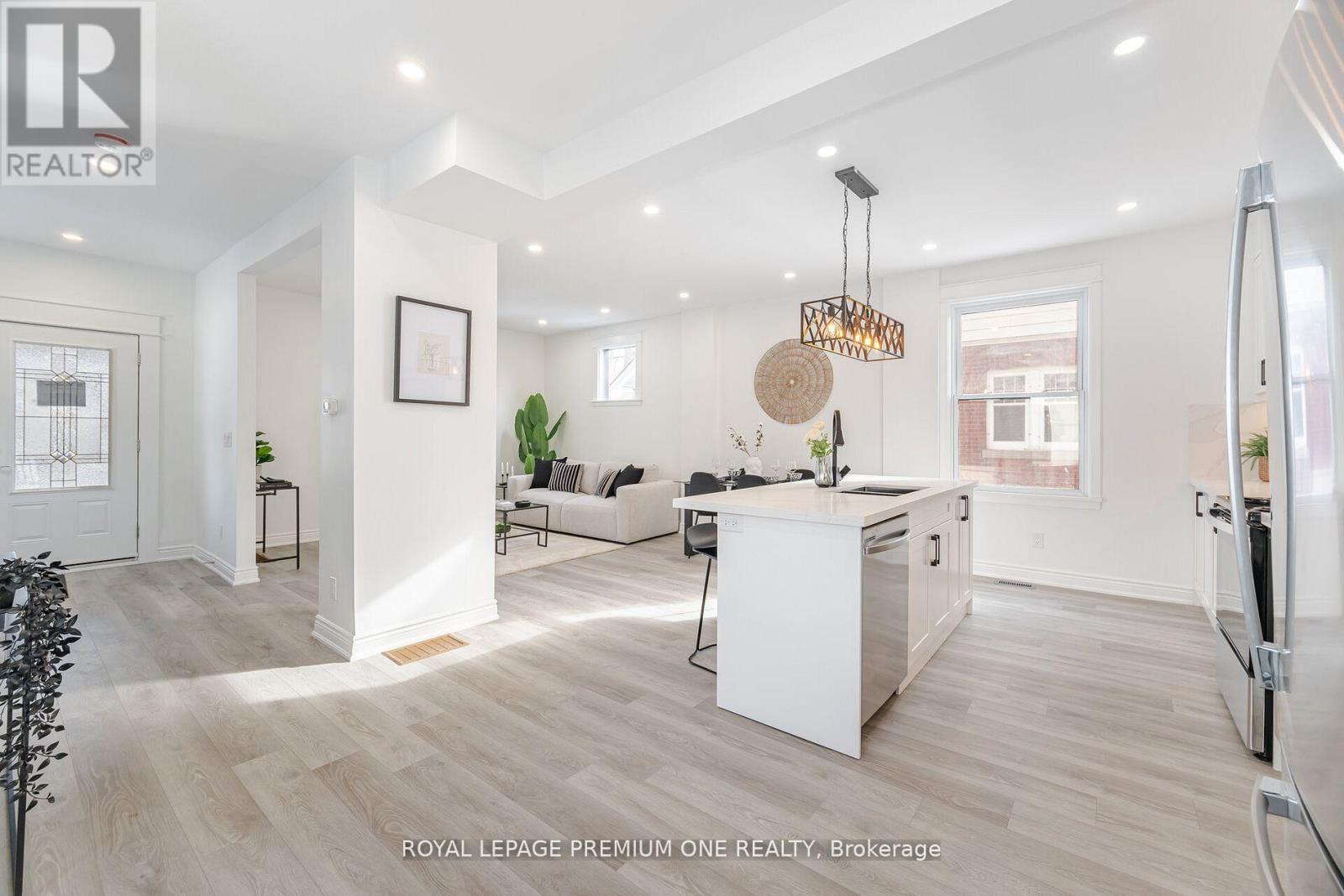 71 MILL STREET S - 10