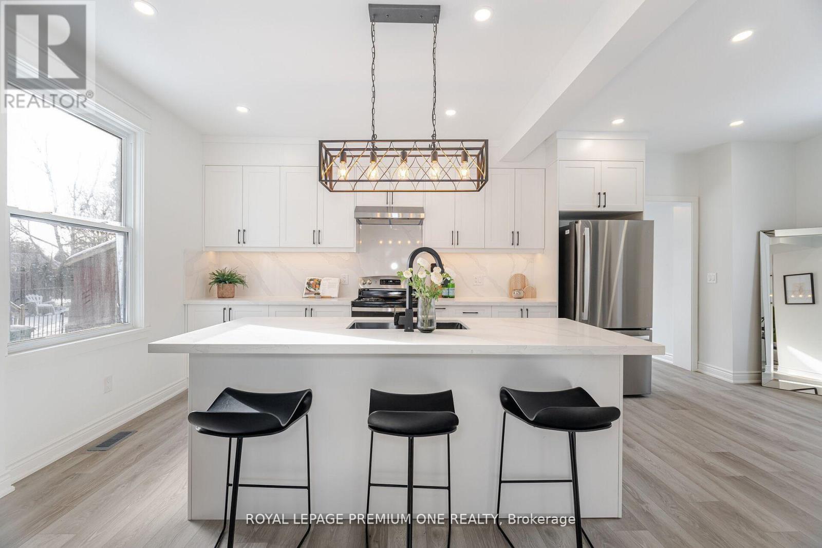 71 MILL STREET S - 11
