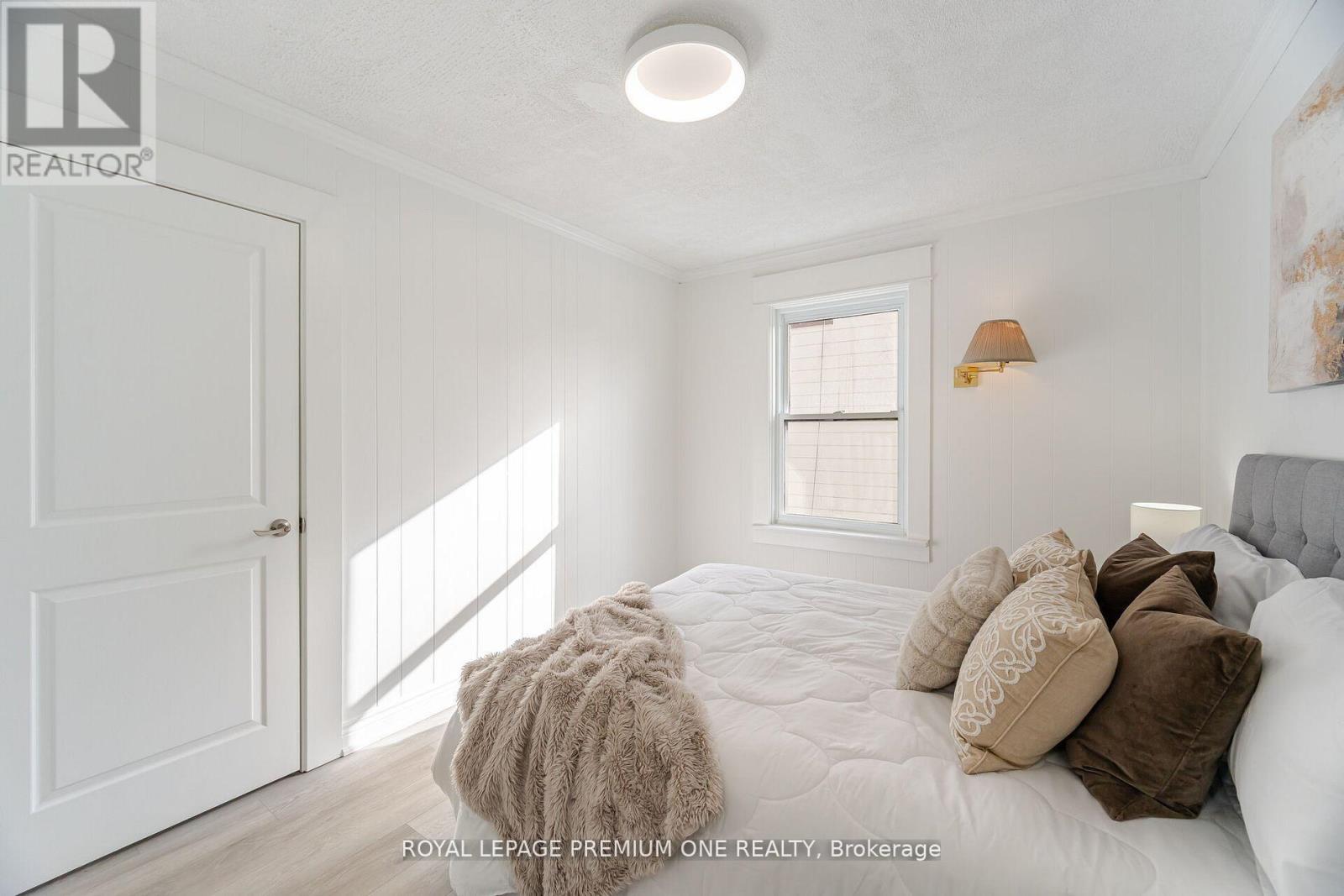 71 MILL STREET S - 20