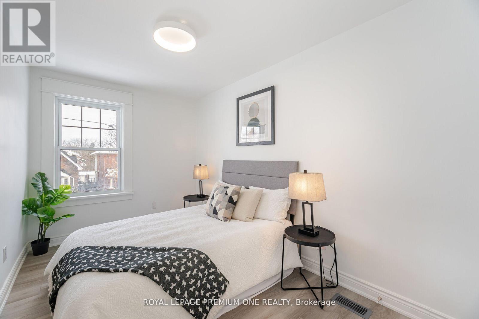 71 MILL STREET S - 22