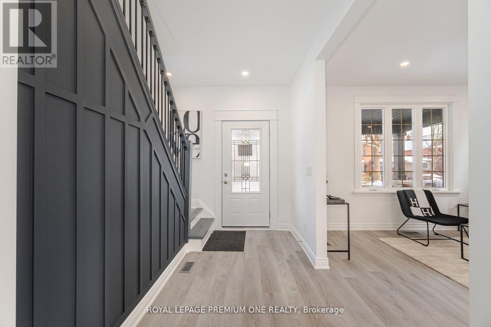 71 MILL STREET S - 5