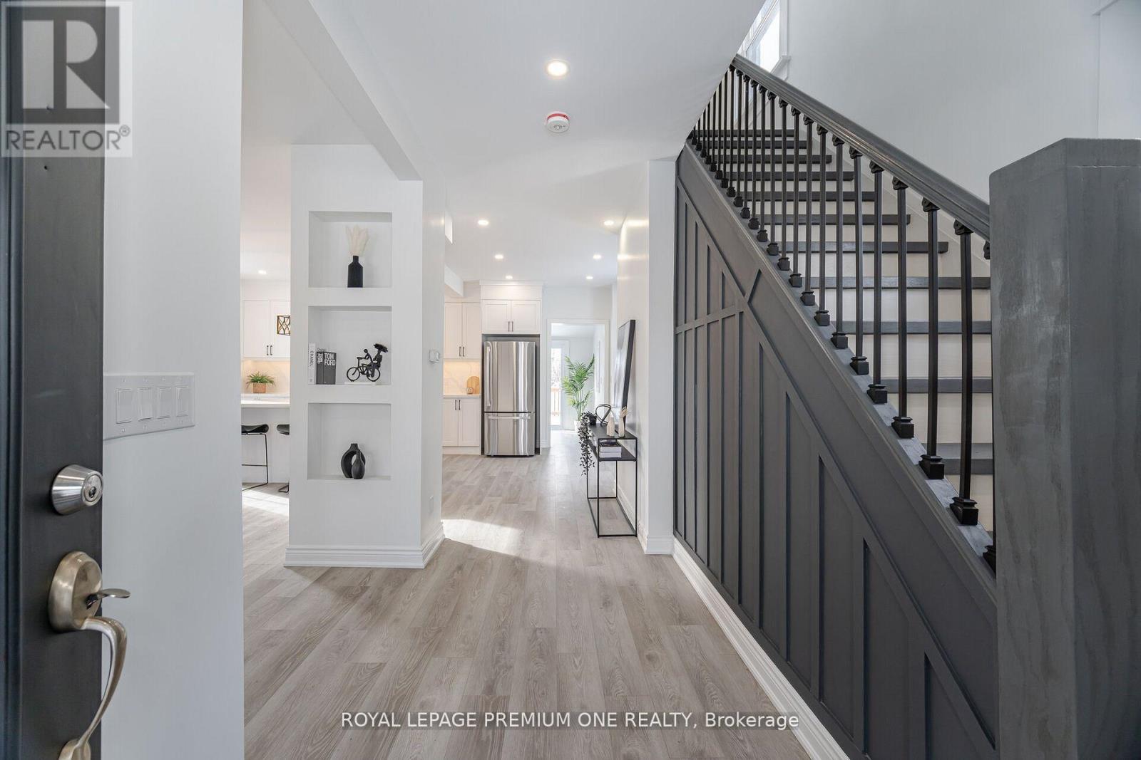 71 MILL STREET S - 6