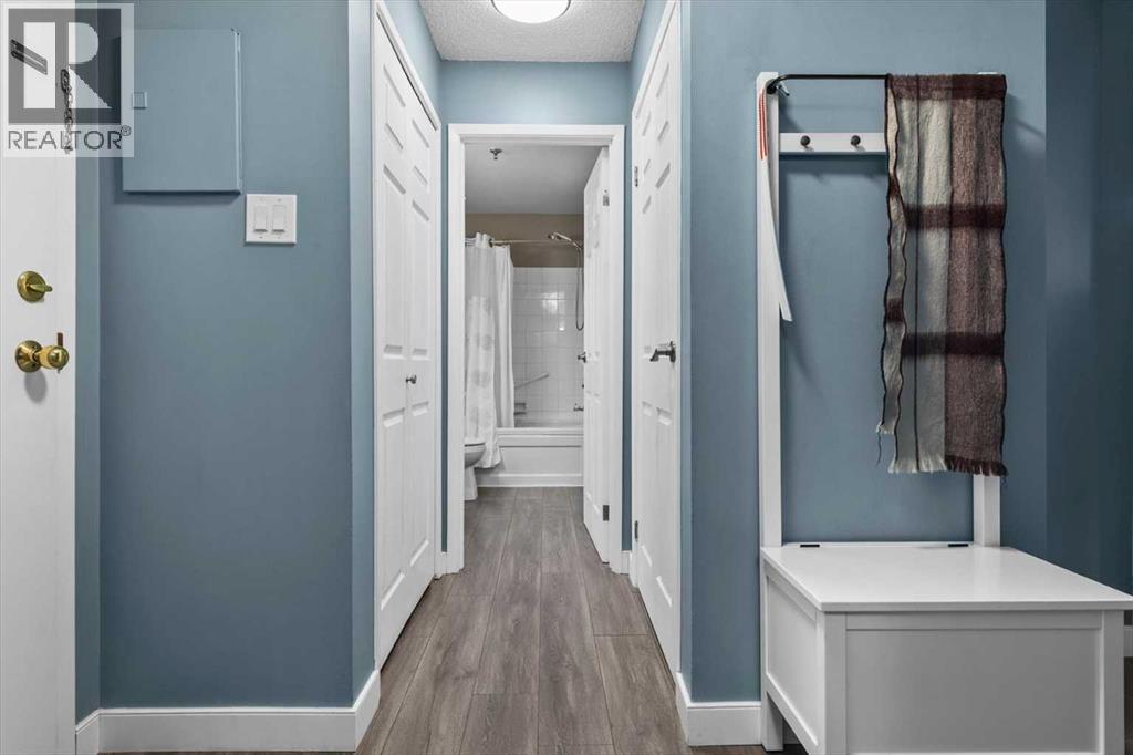 #102 723 57 Avenue SW - 18
