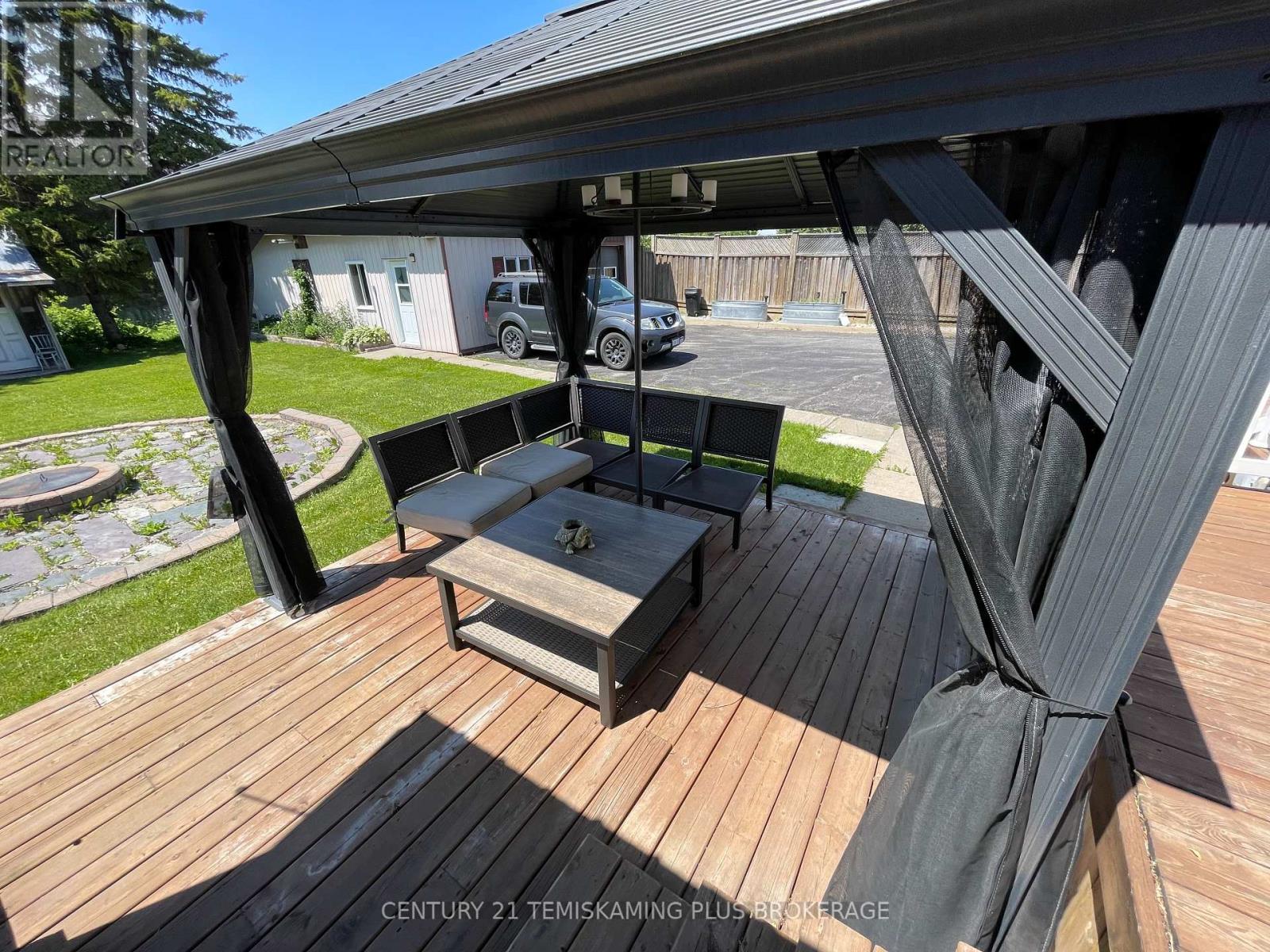 226 LAURETTE STREET - 12