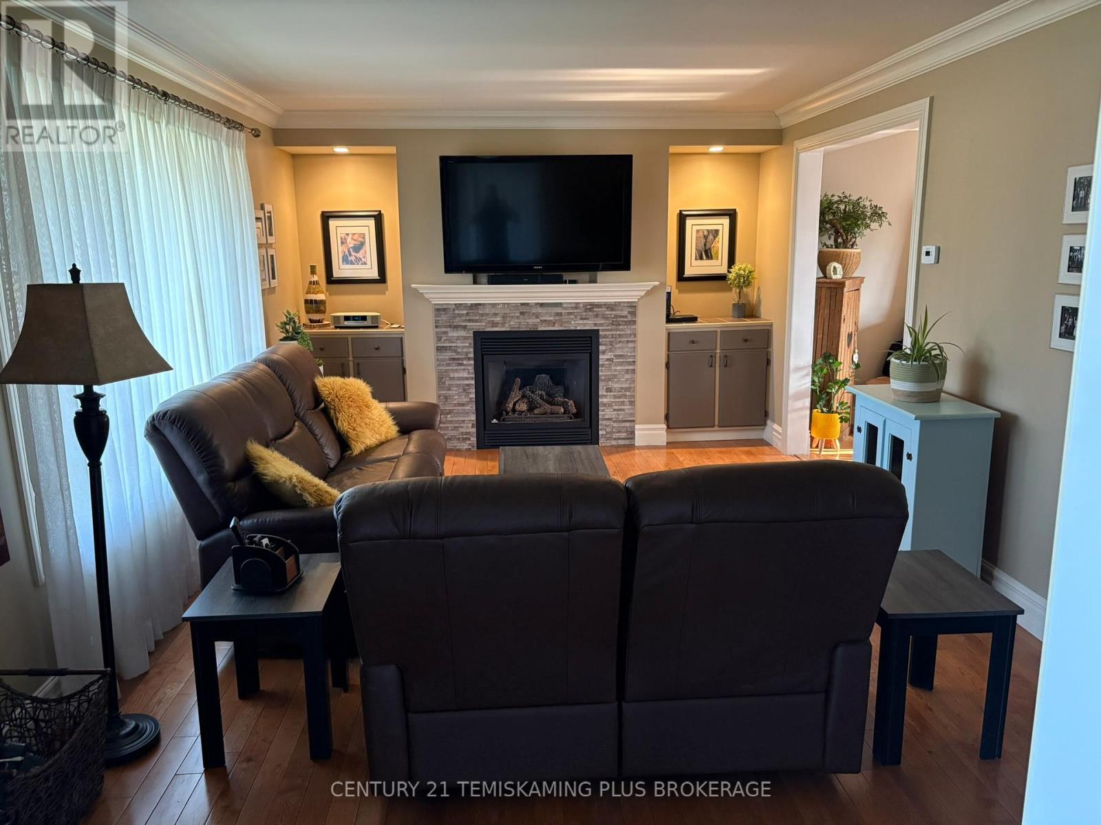 226 LAURETTE STREET - 21